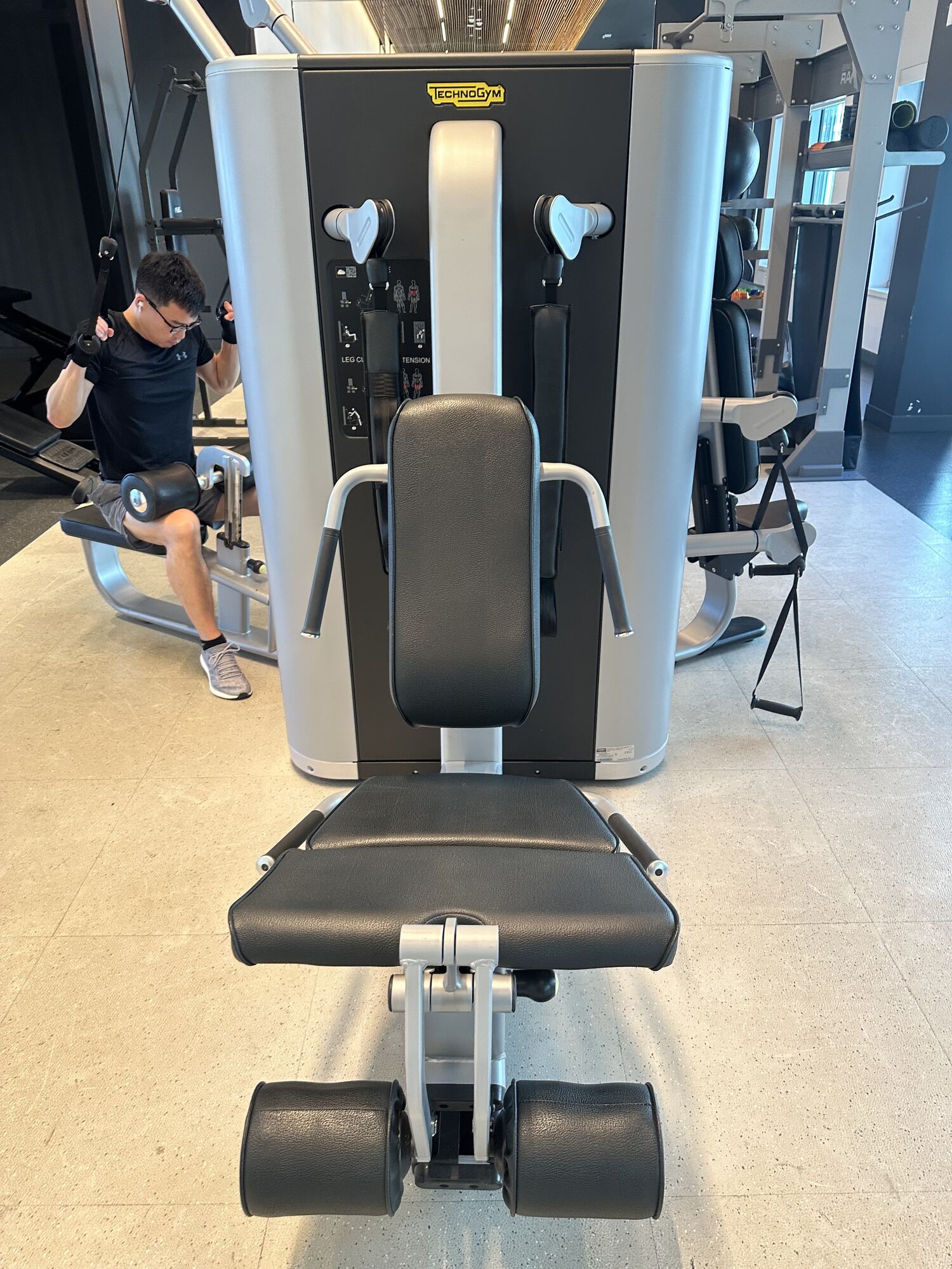 Leg Extension / Curl